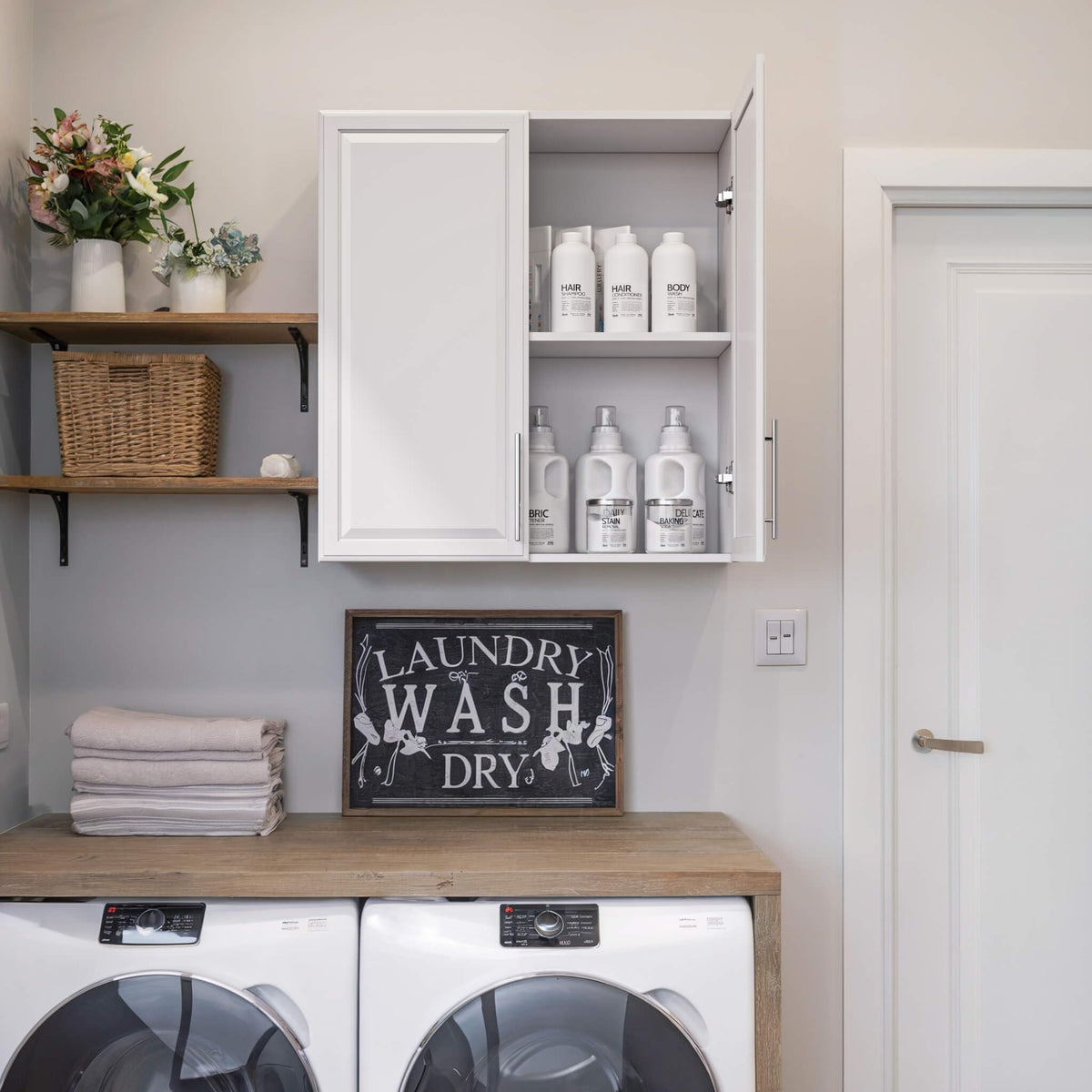 White Wall Cabinet with Adjustable Shelves S723