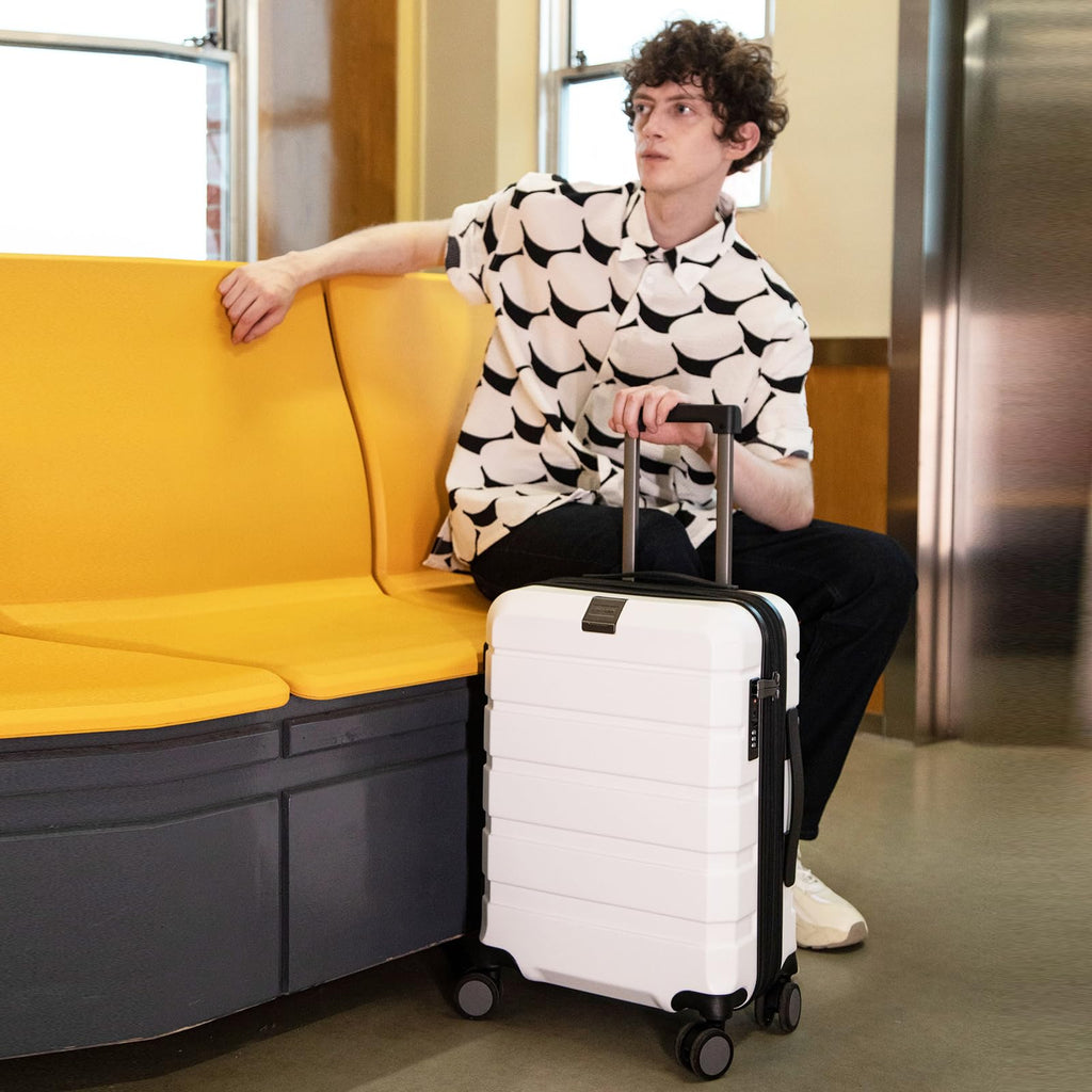 Hardside Expandable Carry On Luggage with Spinner Wheels, TSA Lock, USB Port, 20-Inch, White S8899