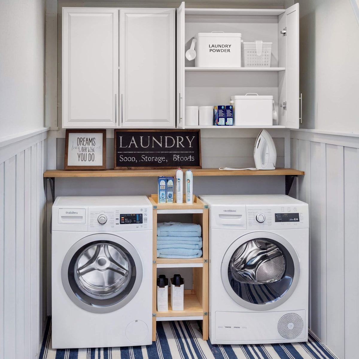 White Wall Cabinet with Adjustable Shelves S723